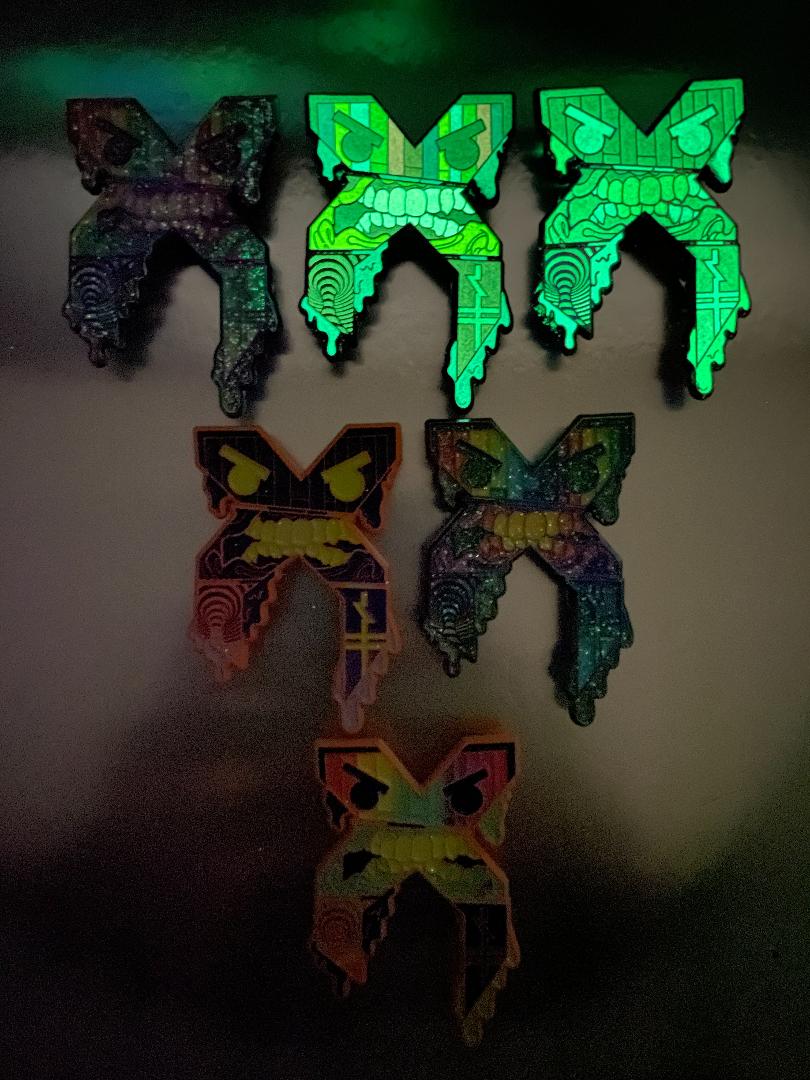 "BASS FACE" Hat Pin